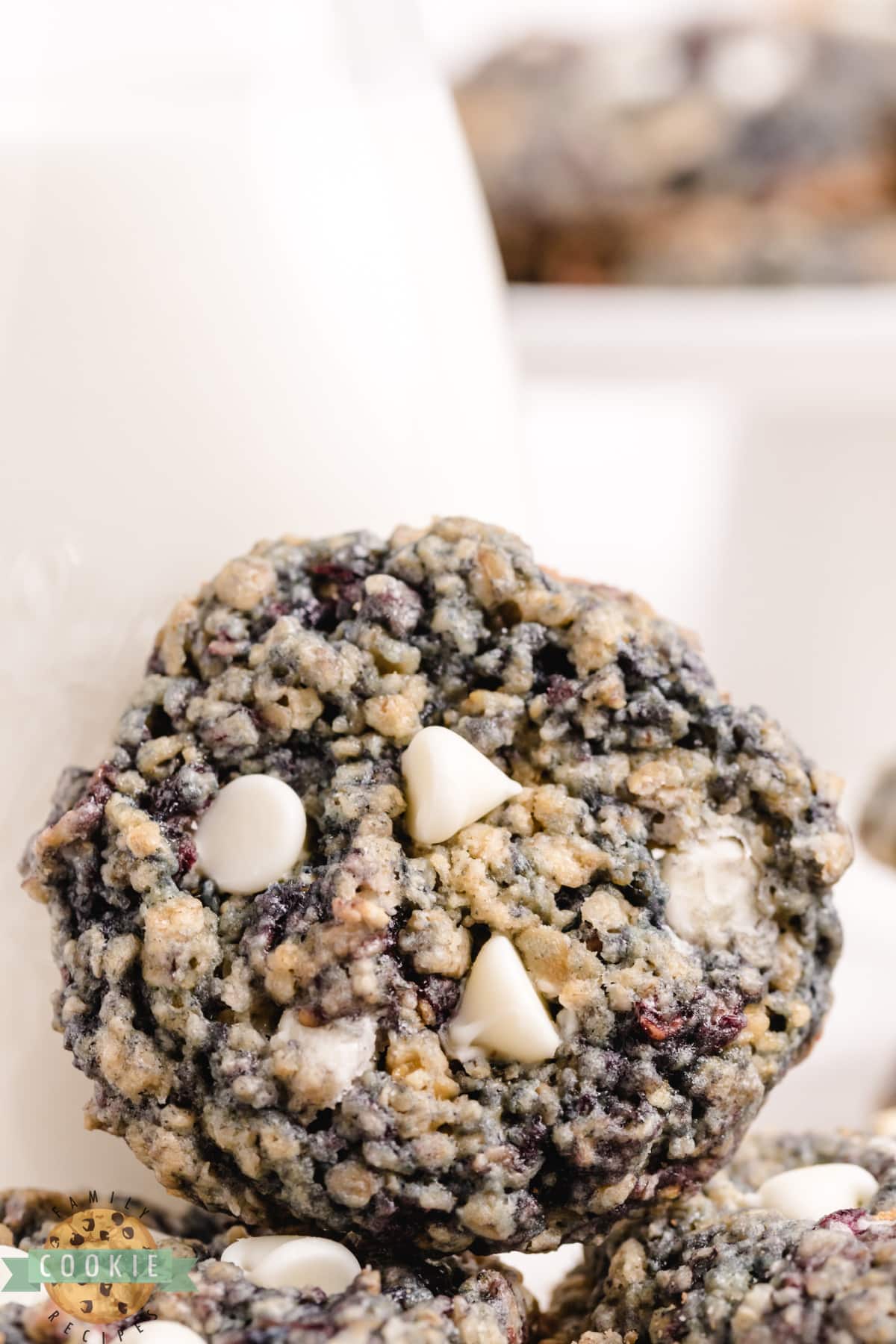 Oatmeal cookie recipe with white chocolate chips and fresh blackberries