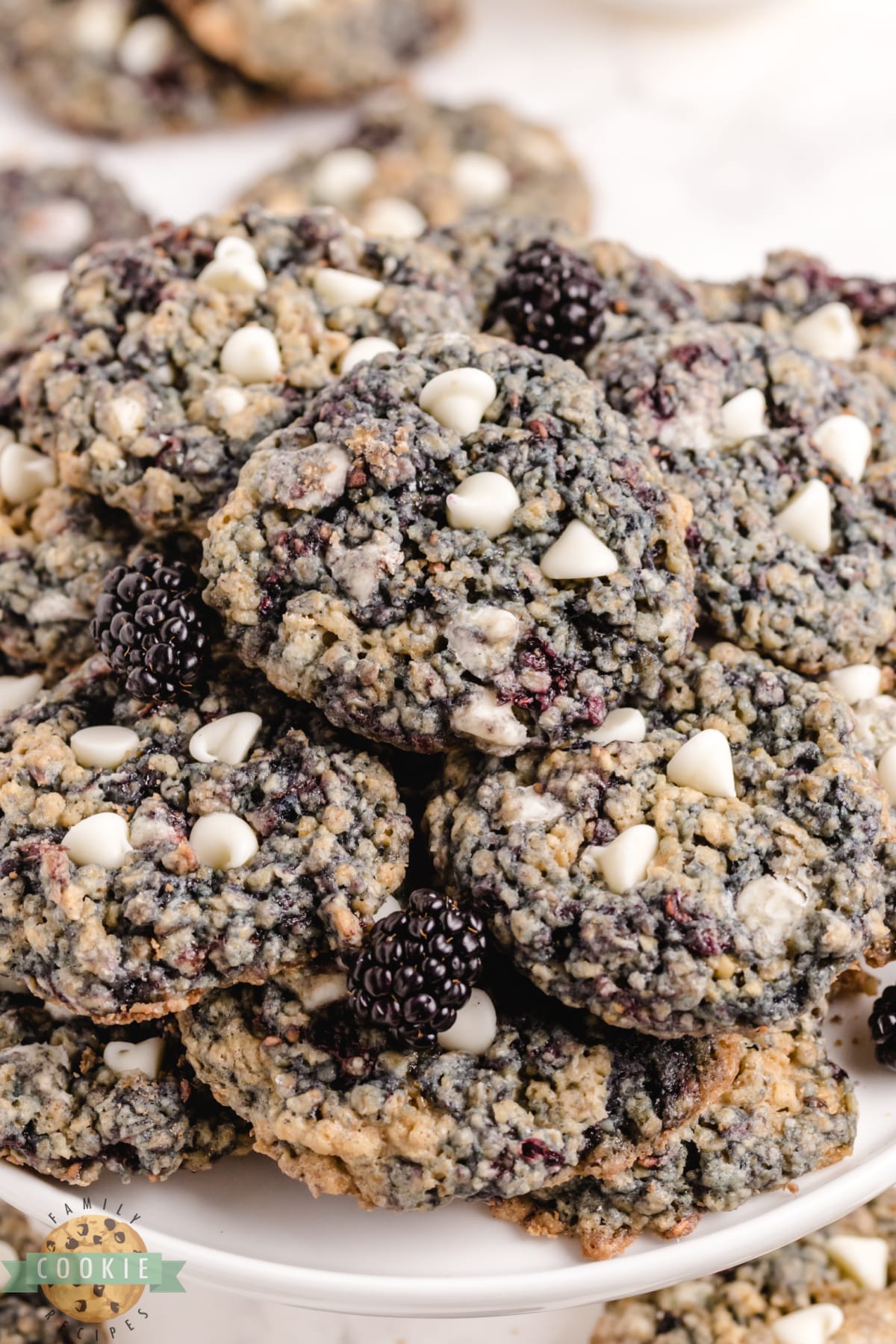 Oatmeal cookies with blackberries