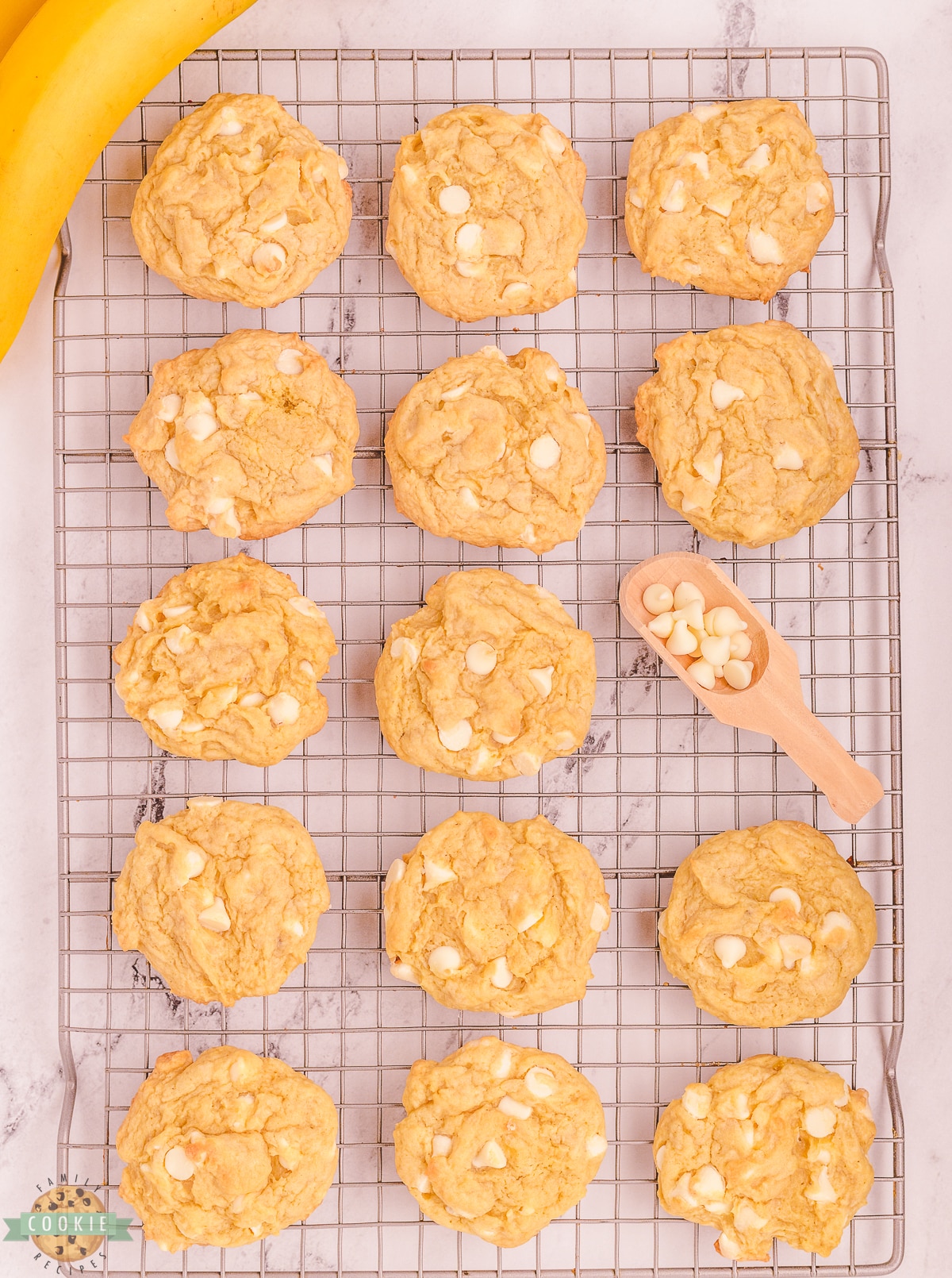 banana pudding cookies on a cooling rack