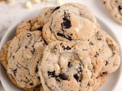 cookies and cream cookies in a bowl