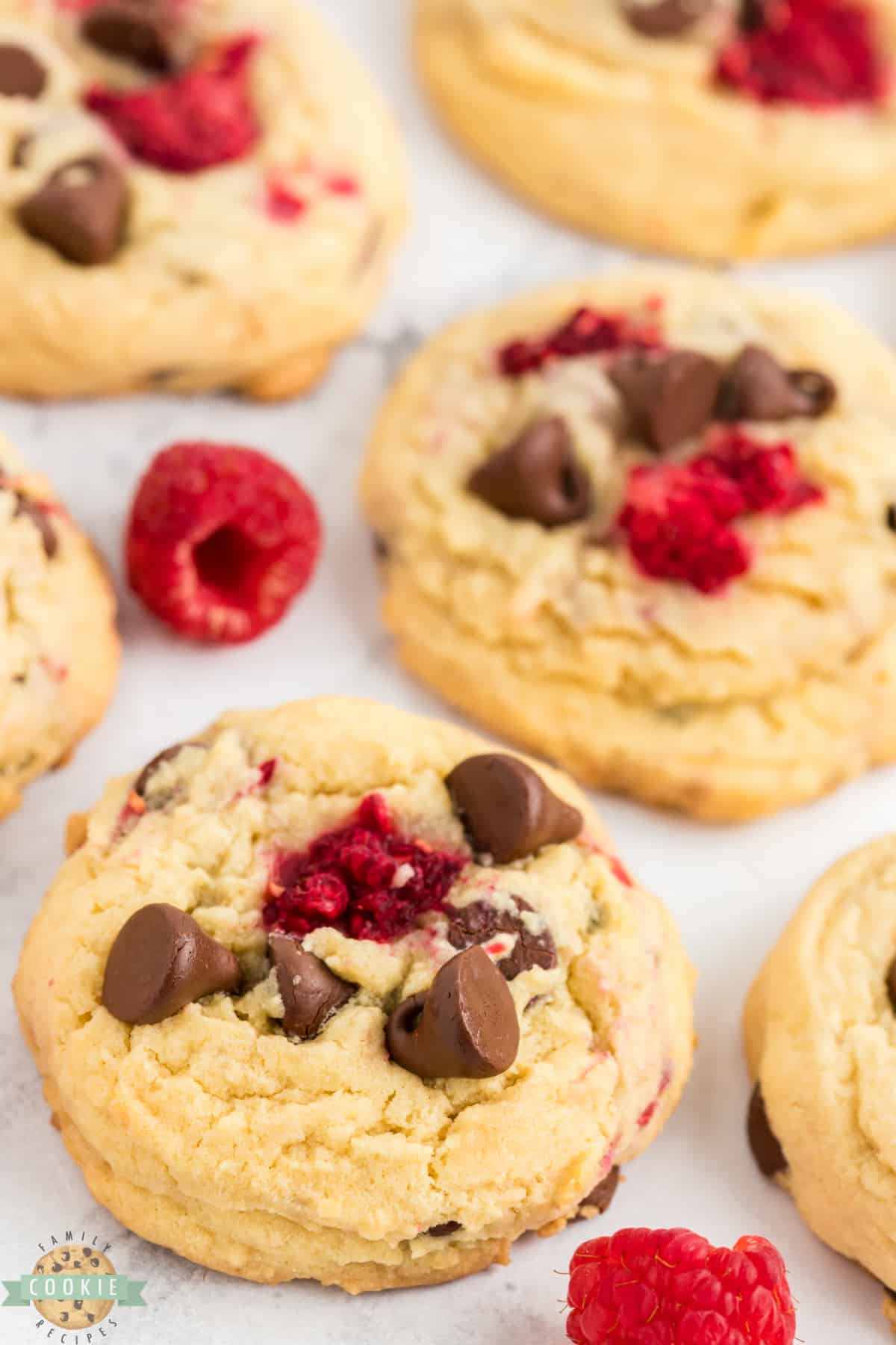 Cookie recipe with chocolate and raspberries