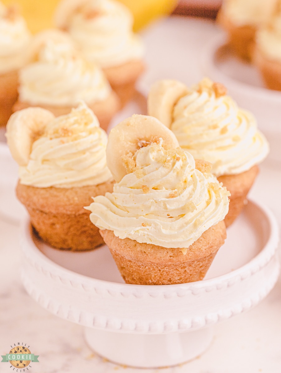 making some banana cream pie cookies cups