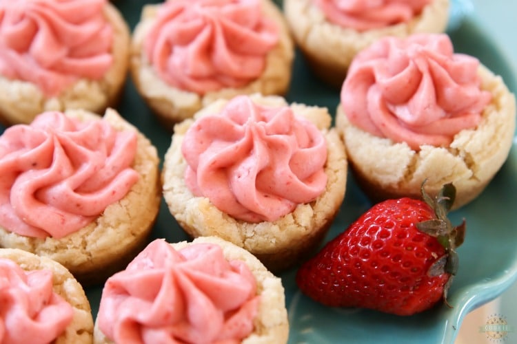 frosted strawberry cookie cups