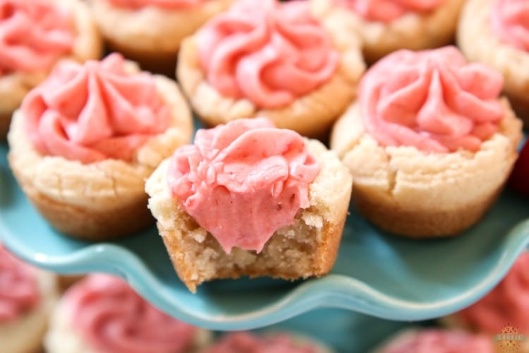Tasty strawberry frosting cookies