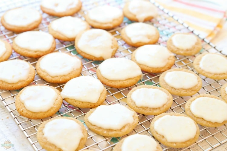 Lemon cookies with icing