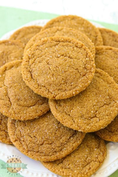 SOFT GINGER MOLASSES COOKIES - Family Cookie Recipes