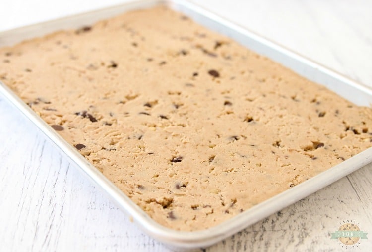 how to make chocolate chip cookies into bars 