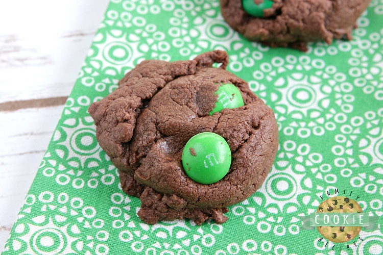 Mint Chocolate Cake Mix cookies are soft, chewy and made with only 4 ingredients! So easy to make these deliciously mint and chocolate flavored cake mix cookies.