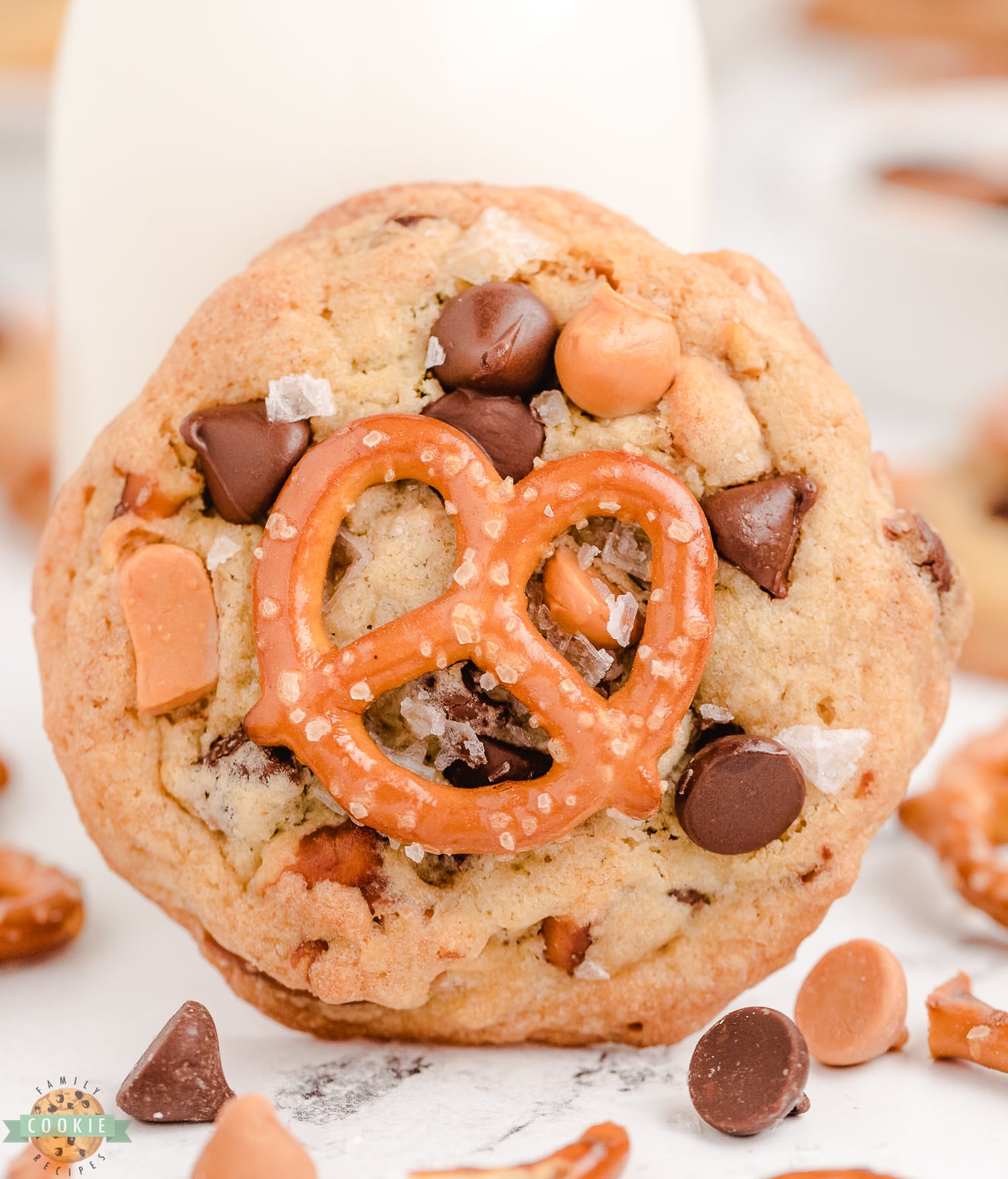 butterscotch cookie with pretzels and milk