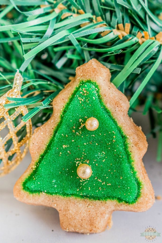 SPICED CHRISTMAS SHORTBREAD COOKIES - Family Cookie Recipes