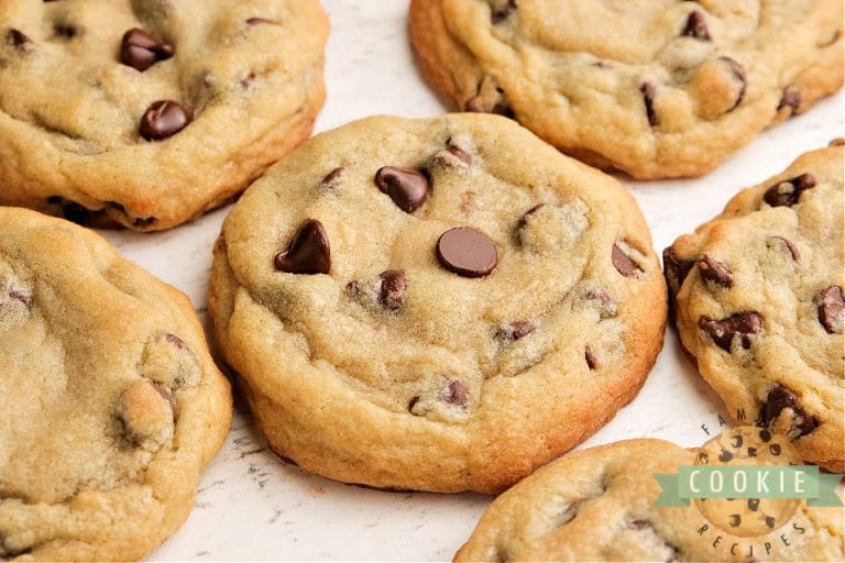 BAKERY STYLE CHOCOLATE CHIP COOKIES - Family Cookie Recipes