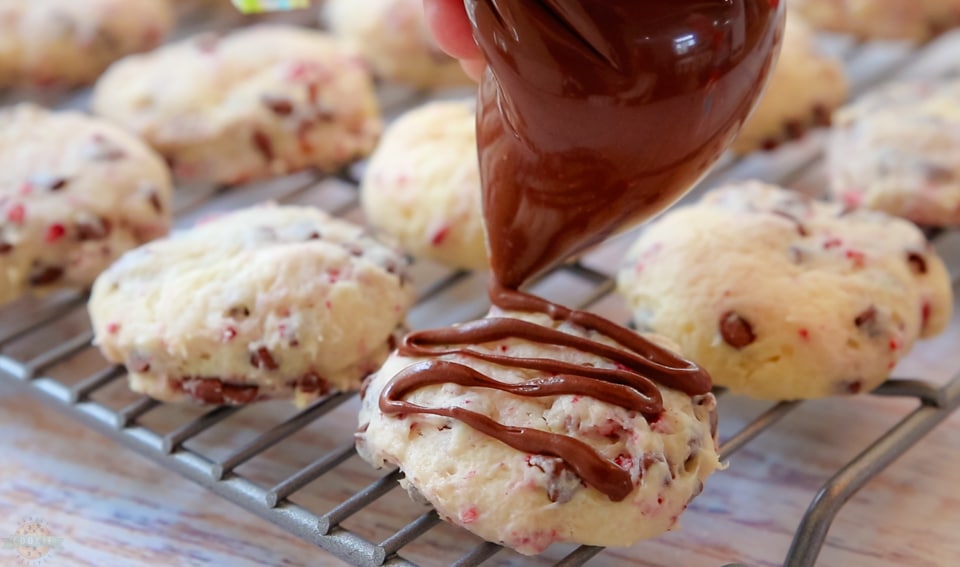 How to make Chocolate Raspberry Cheesecake Cookies