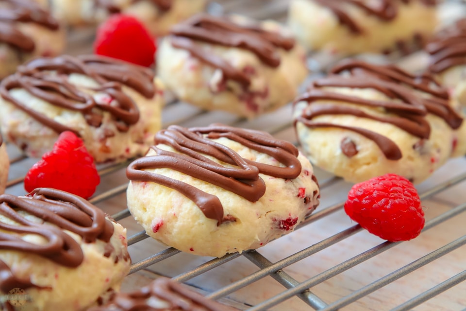 How to make Chocolate Raspberry Cheesecake Cookies