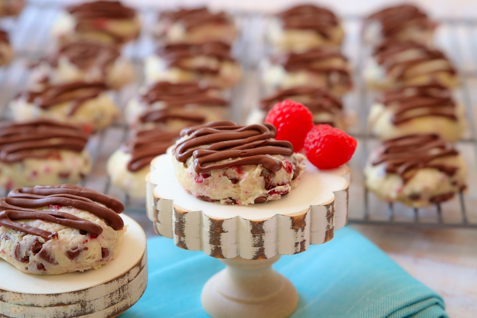 How to make Chocolate Raspberry Cheesecake Cookies
