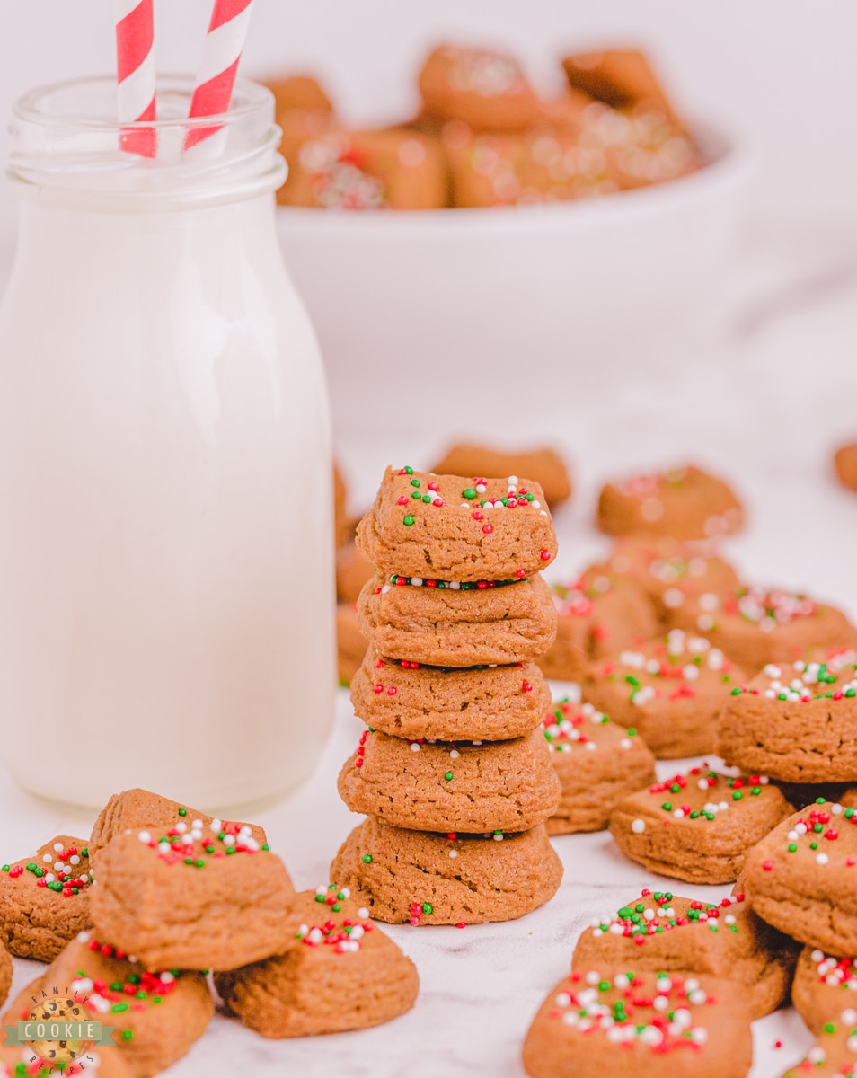 CHRISTMAS GINGERBREAD COOKIE BITES - Family Cookie Recipes