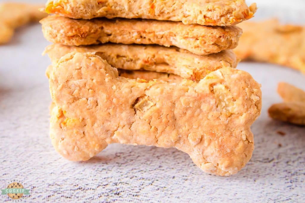 healthy dog treats made with carrot apple and peanut butter