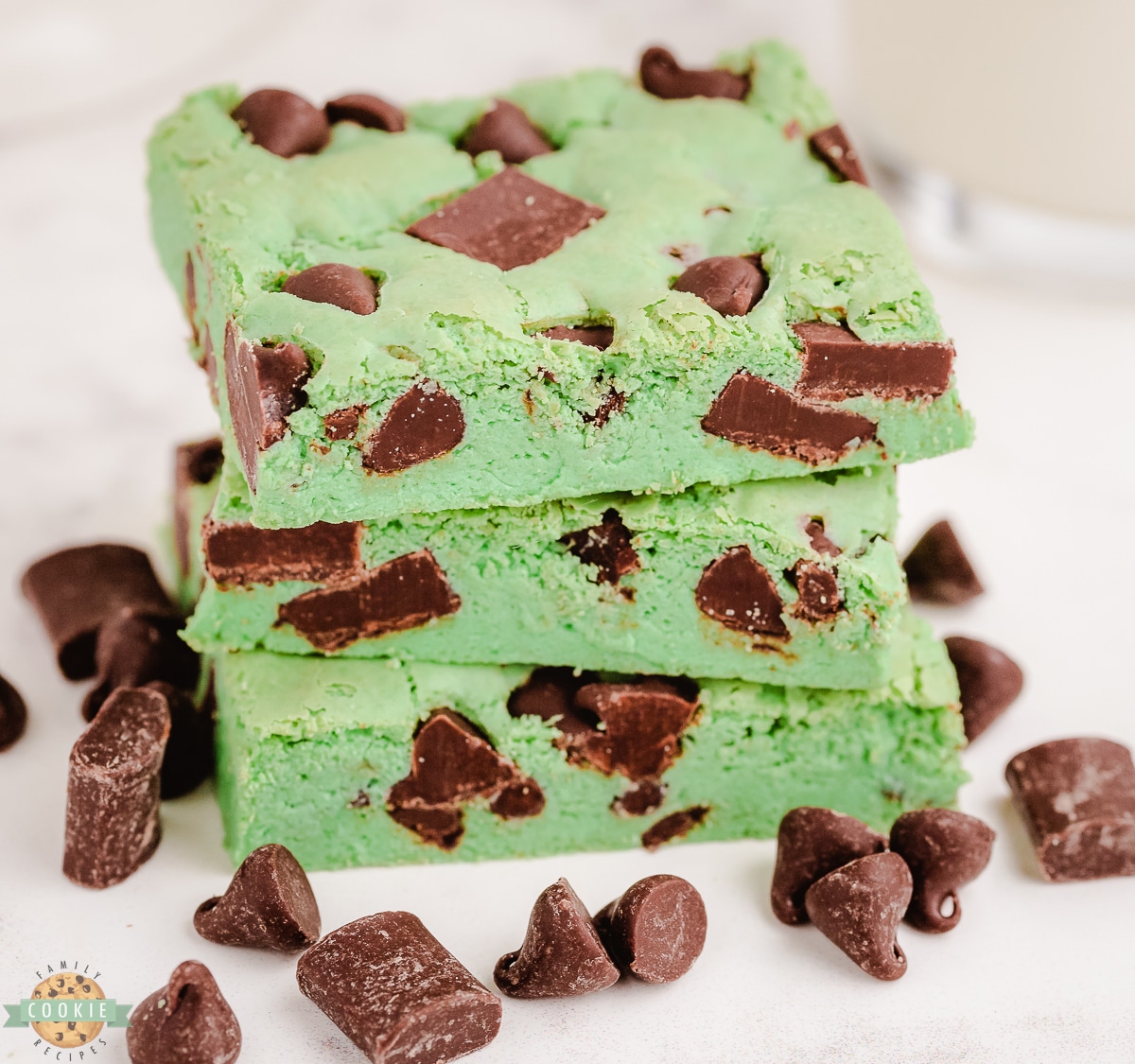mint chocolate chip cookie bars