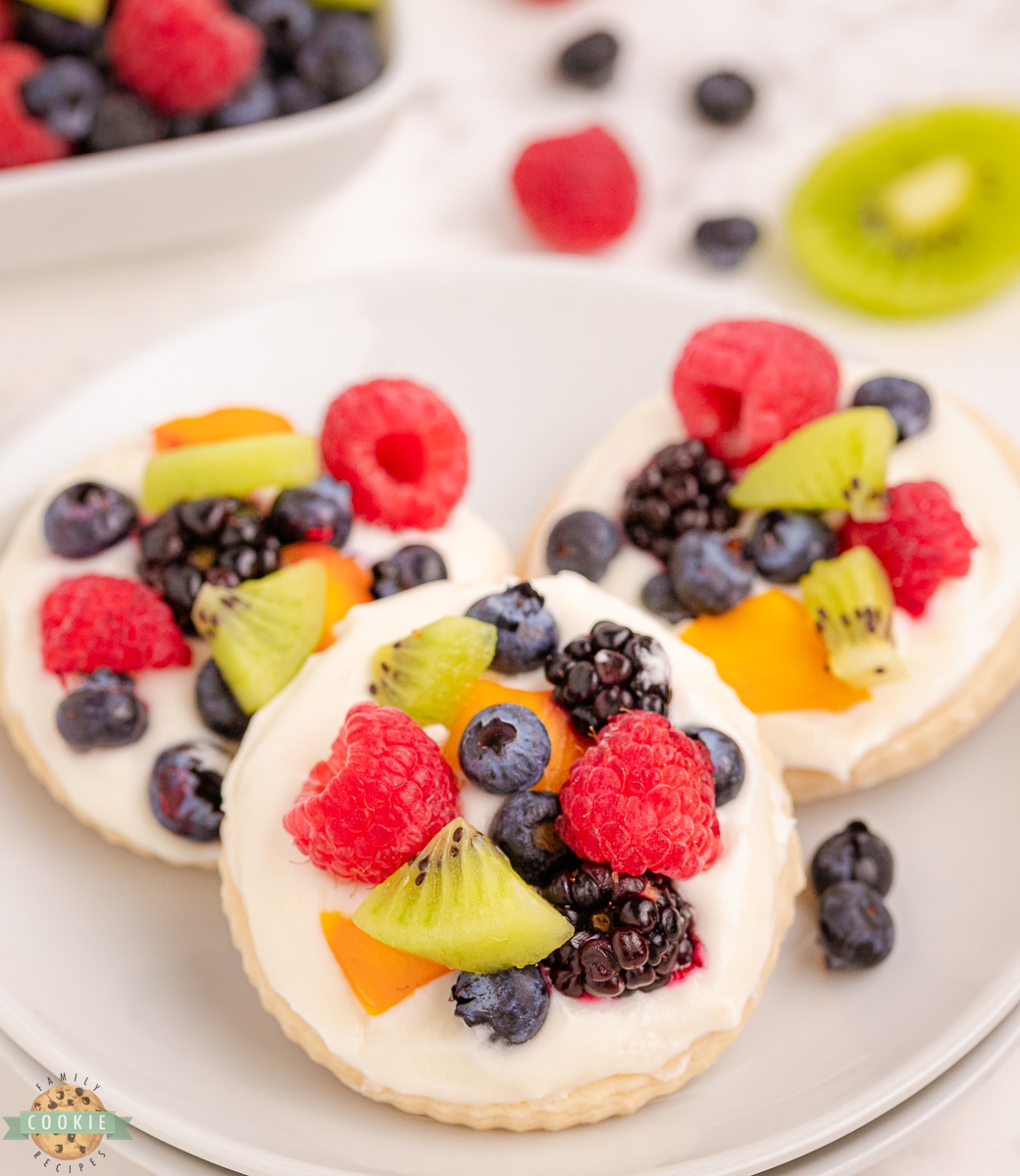 fresh berries on fruit pizza cookies