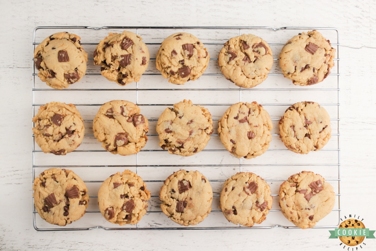Reese's Peanut Butter Banana Cookies made with Reese's peanut butter cups, chocolate chips, peanut butter and banana pudding mix. Best flavor combination all together in one delicious cookie recipe!