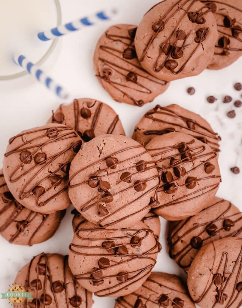 chocolate cookies with cream cheese