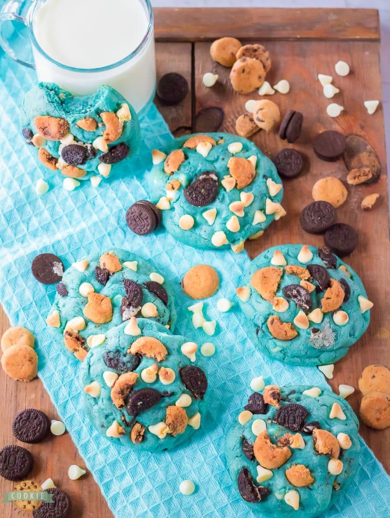 blue cookie monster cookies with oreos