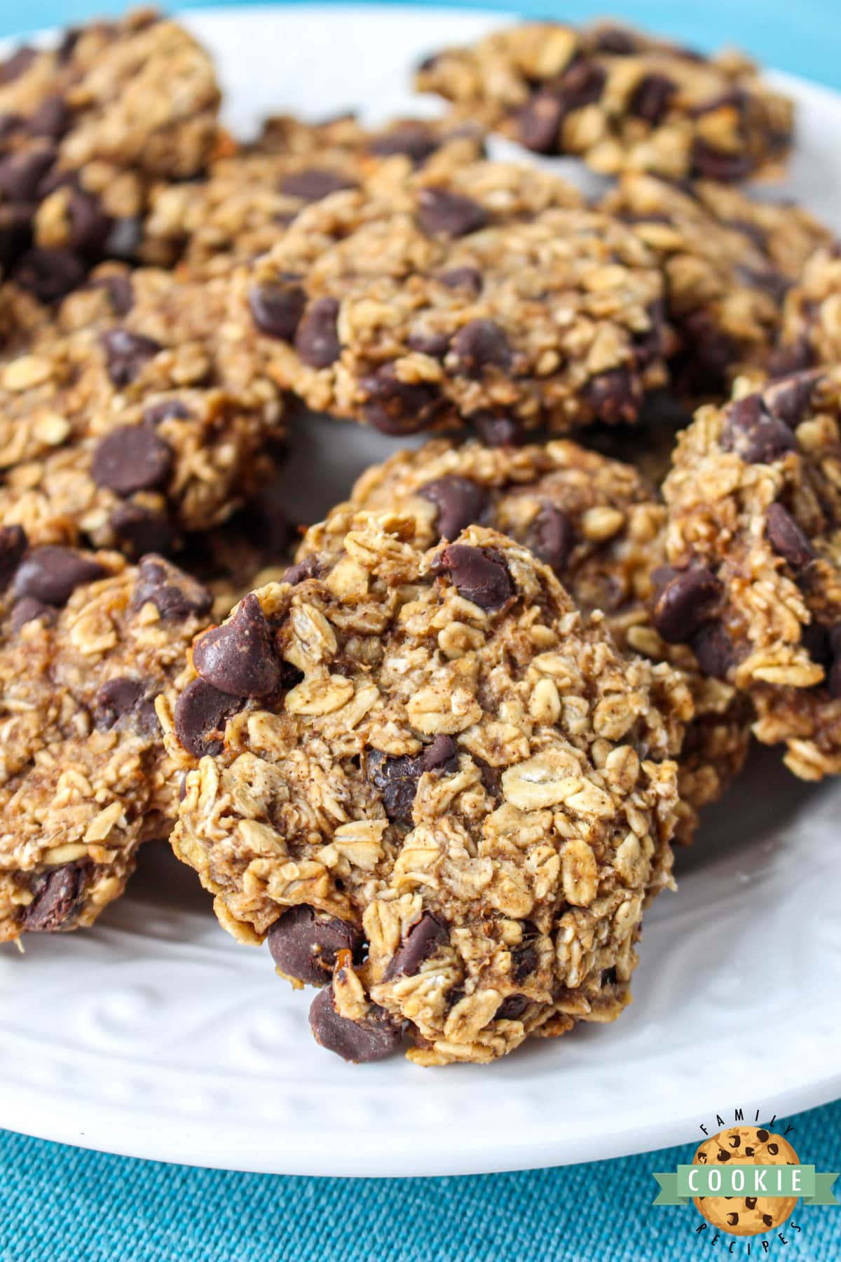 Breakfast cookies made with oats and bananas