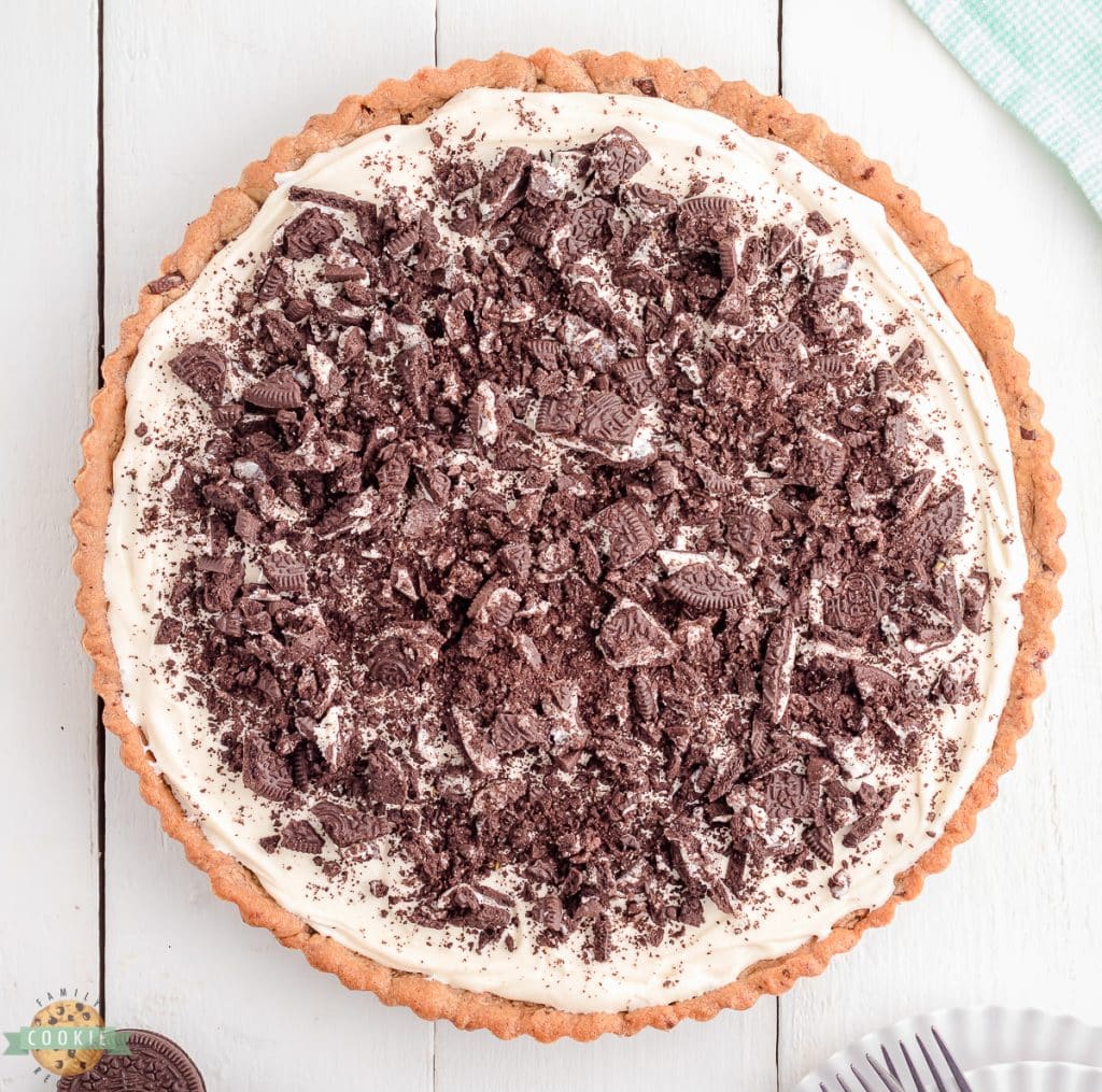 whole oreo dessert pizza