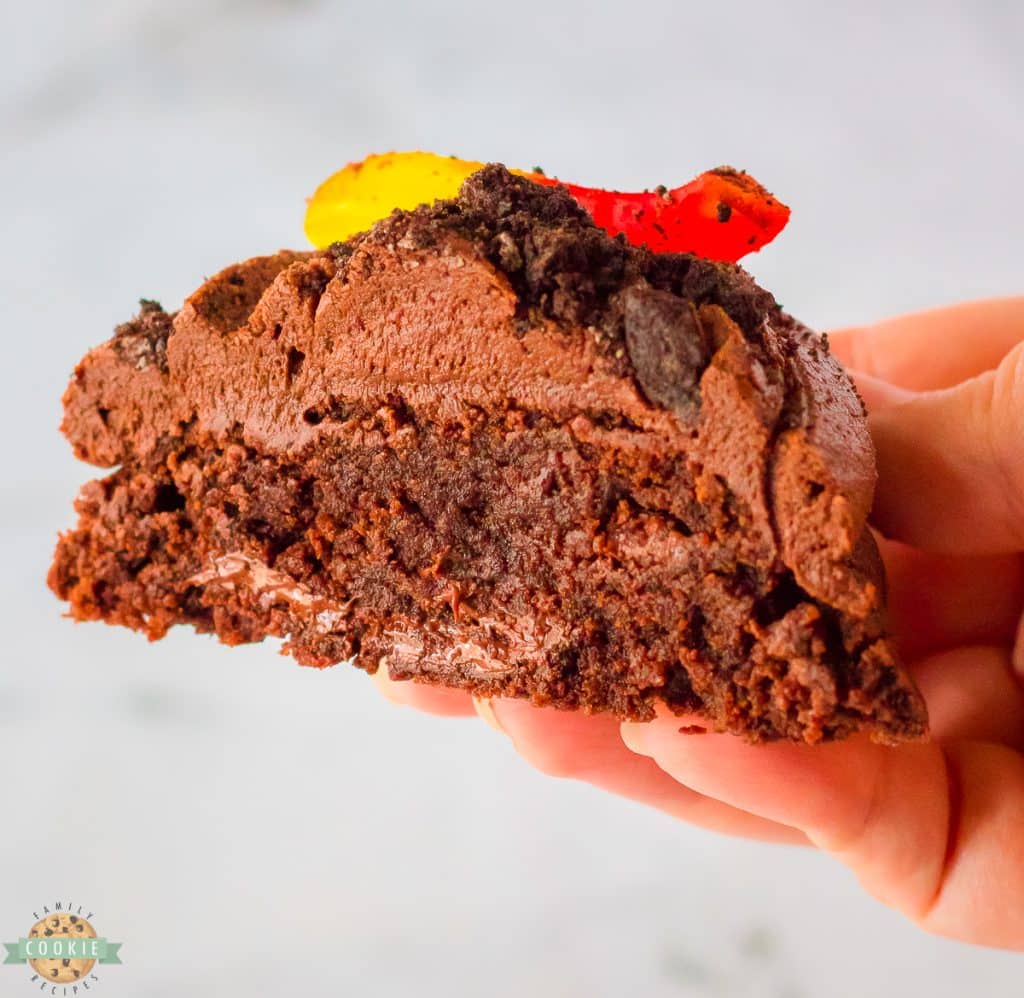 halved dirt cake cookies