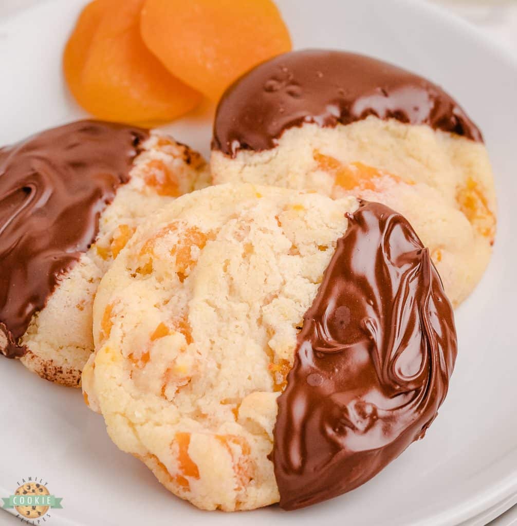 easy apricot cookies with chocolate