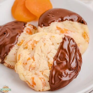 easy apricot cookies with chocolate