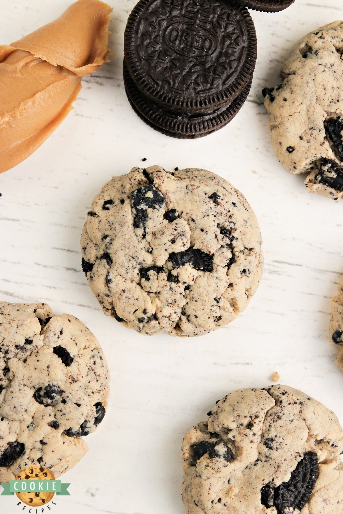 Peanut butter cookies with Oreo pudding and Oreos