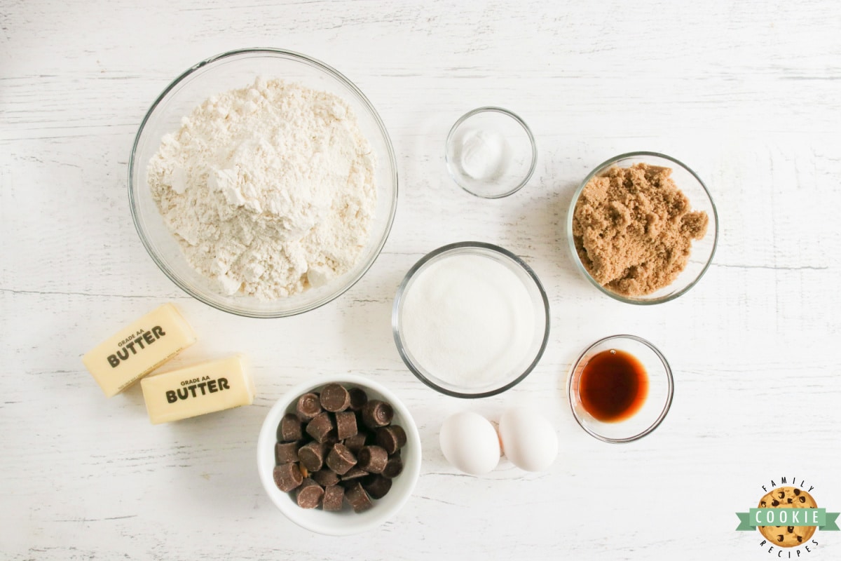 Ingredients in Stuffed Rolo Cookies