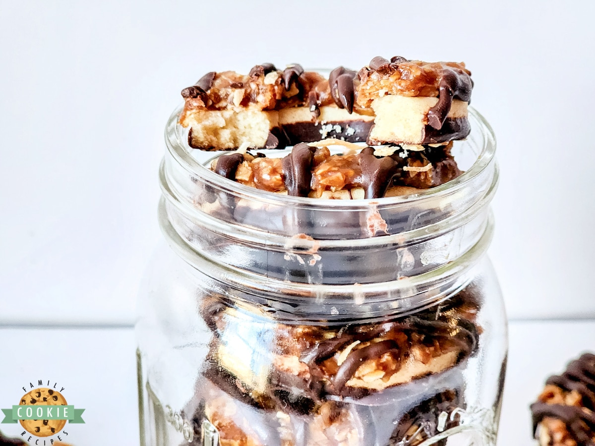 Shortbread cookies with coconut, caramel and chocolate