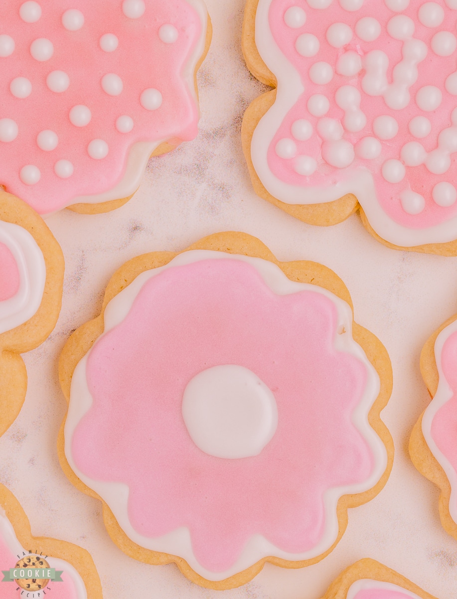 simple pink flower sugar cookies