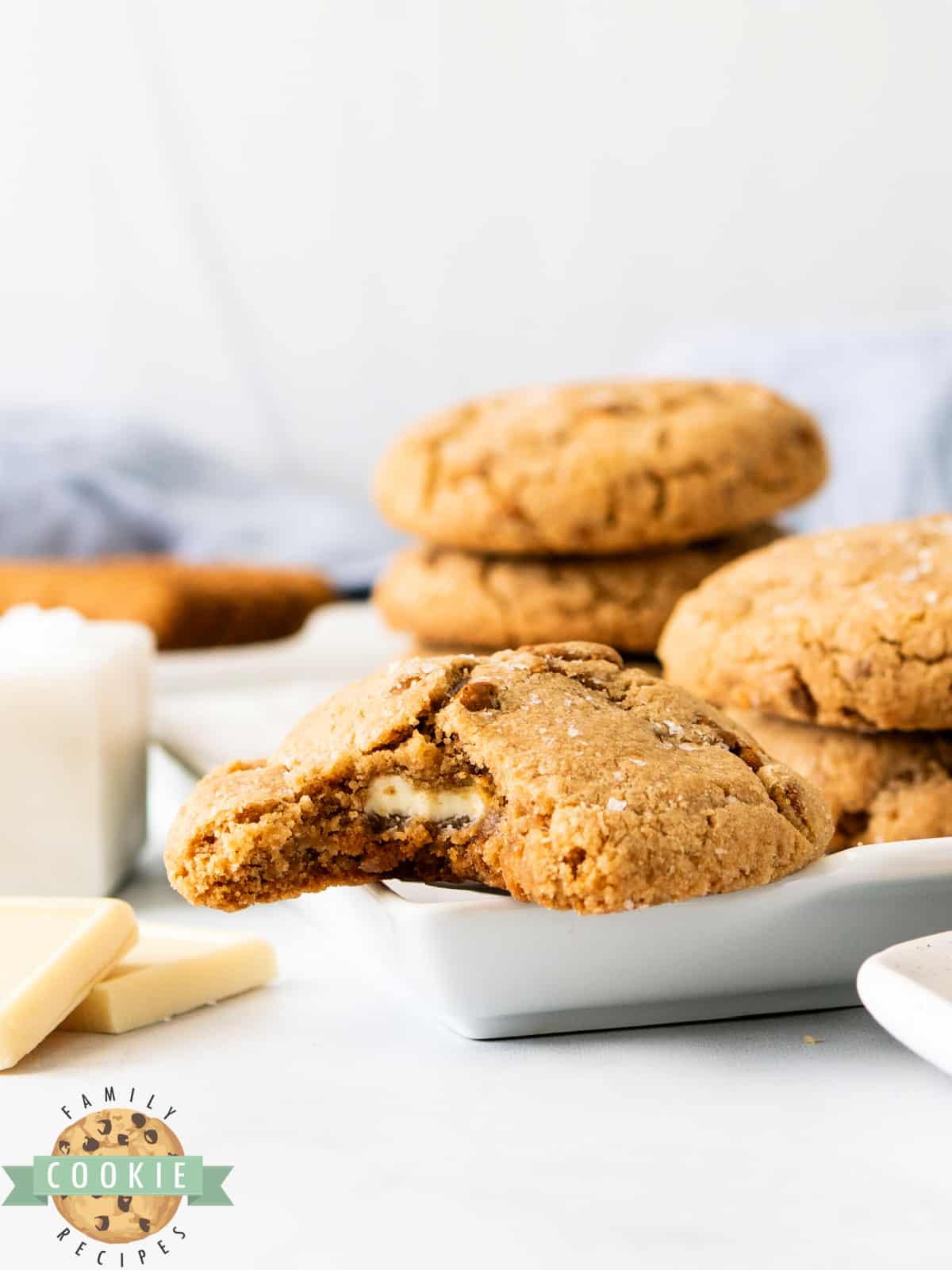 Cookie butter cookies with white chocolate in the center.