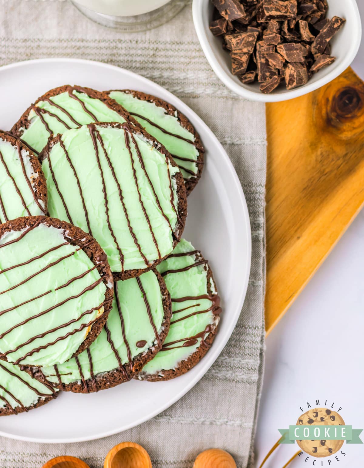 Chocolate cookies with mint frosting. 