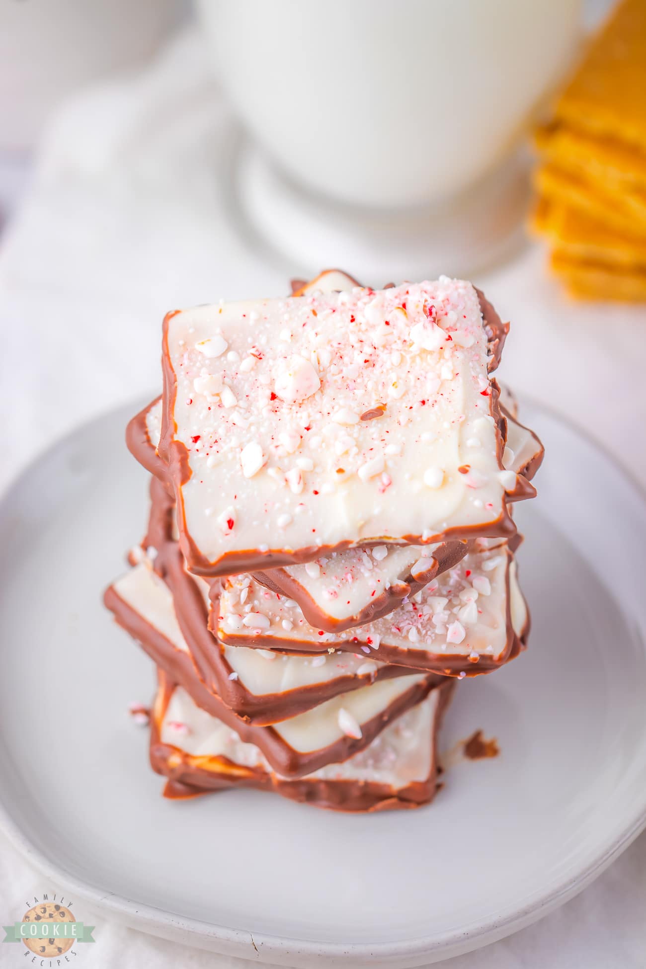 Peppermint Bark Graham Crackers-image