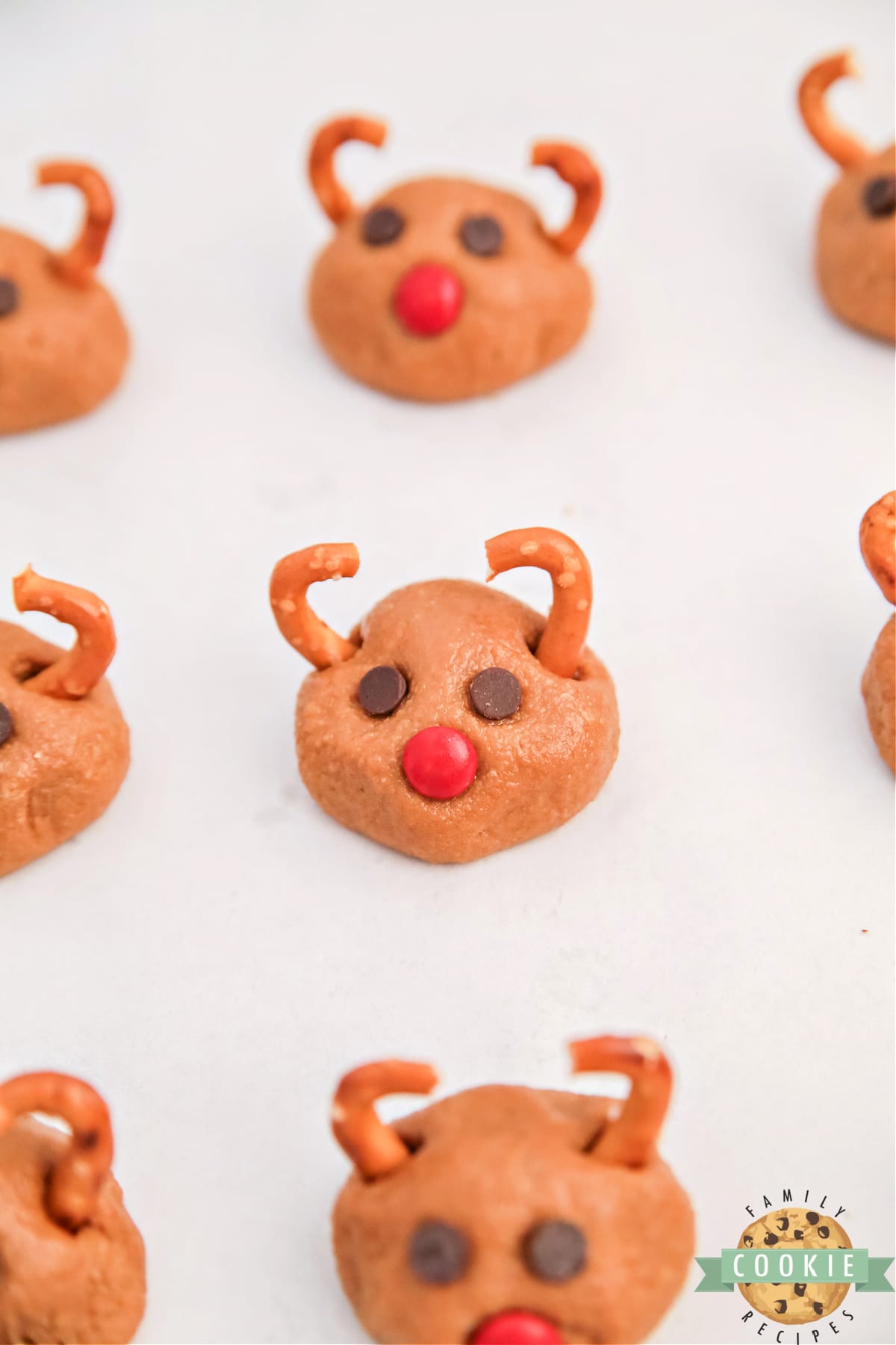 No bake treats decorated like reindeer. 