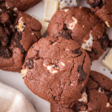 chocolate cookies with crushed oreos
